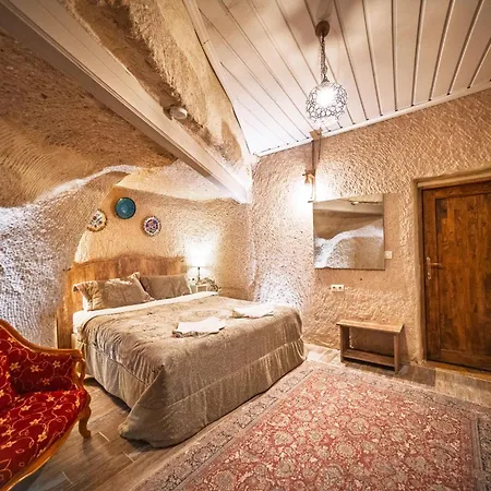 Adelya Cave 3*